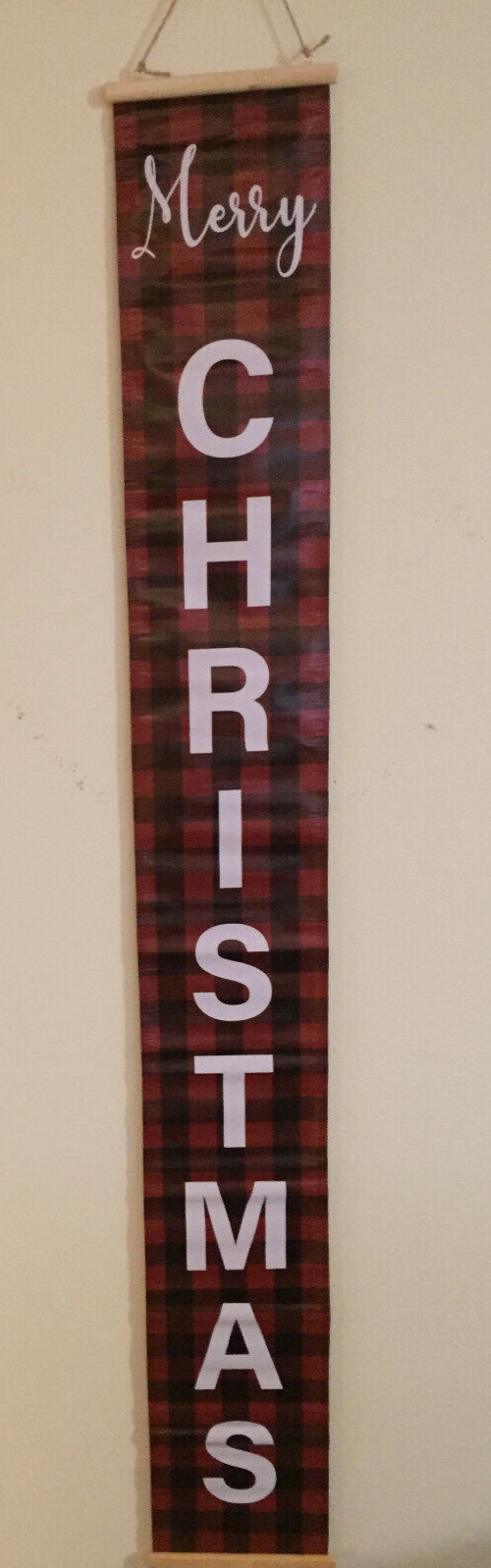 MERRY CHRISTMAS PLAID PLASTIC BANNER 70"  X 9"