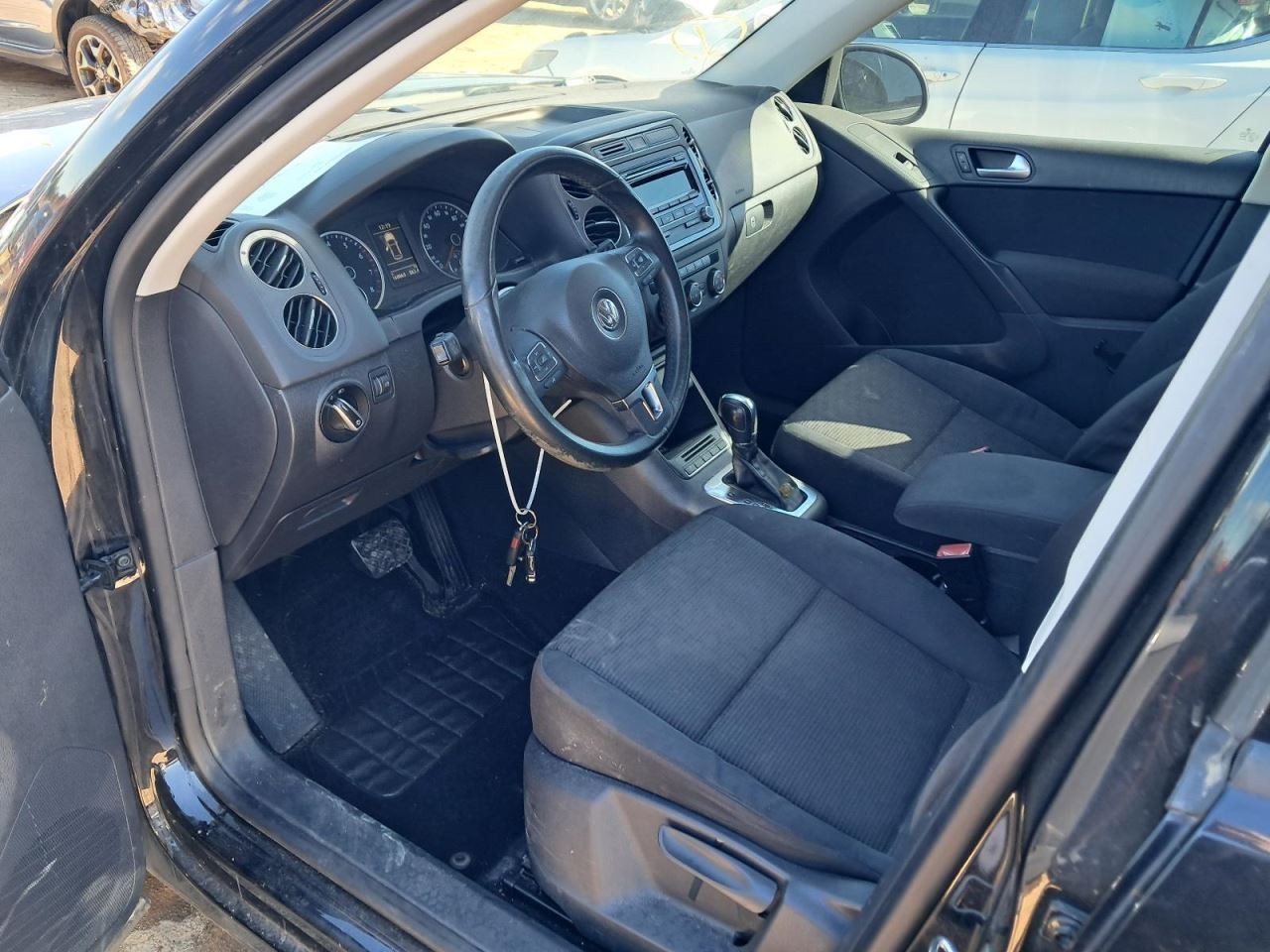 TIGUAN 2013 Glove Box 4850339