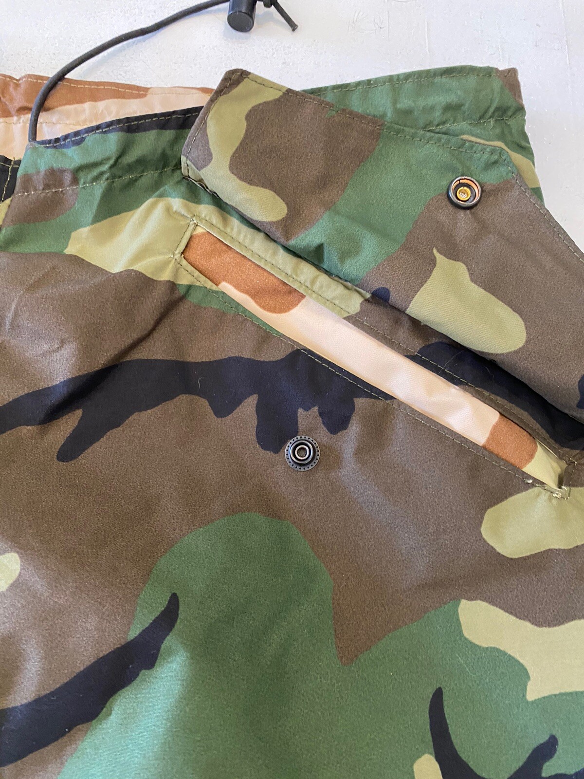 Men’s US Army Nylon Blend Reversible Camo Pants Size Large