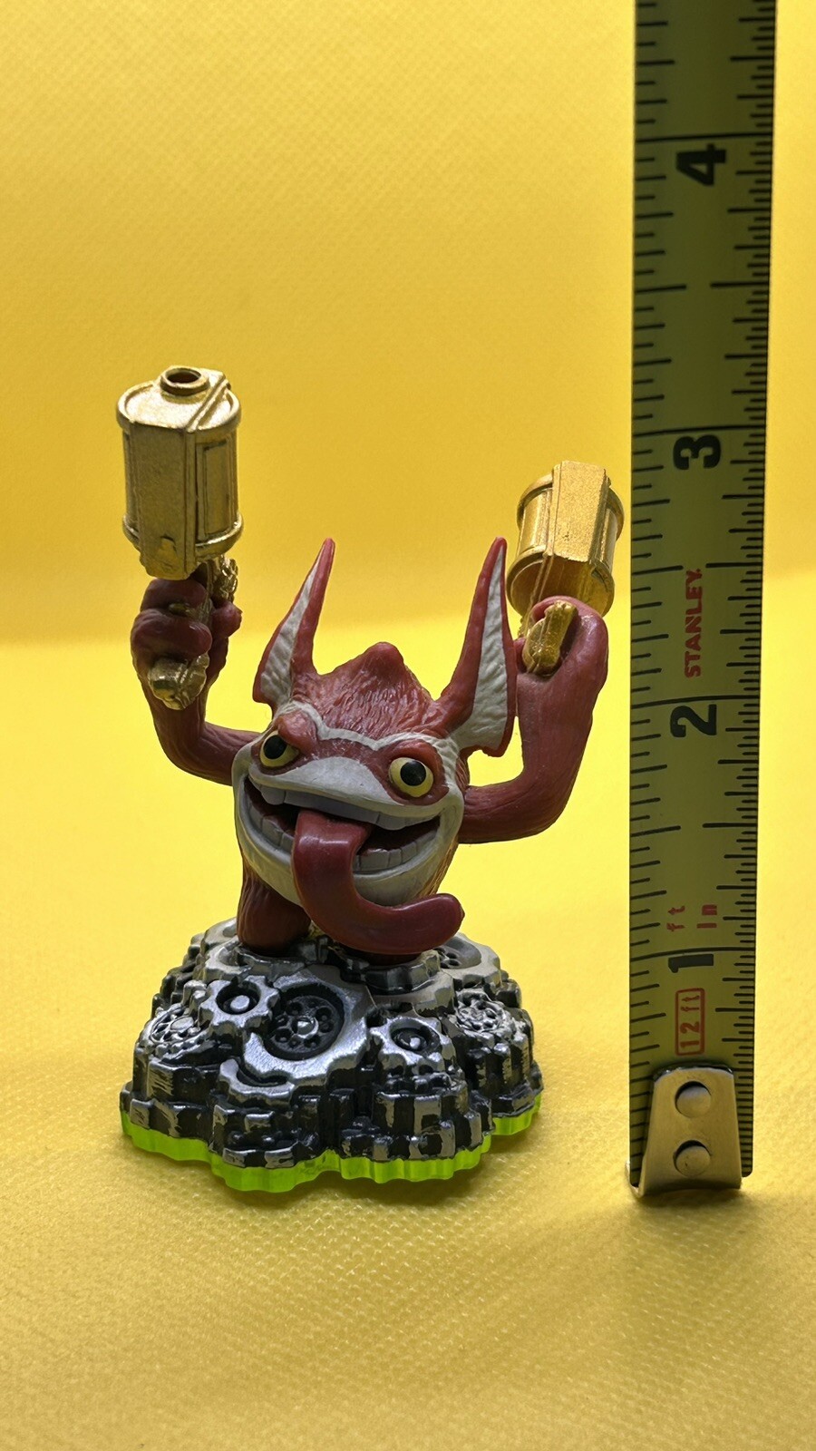 TRIGGER HAPPY Skylanders Activision Spyro's Adventure Figure Green Base 2011