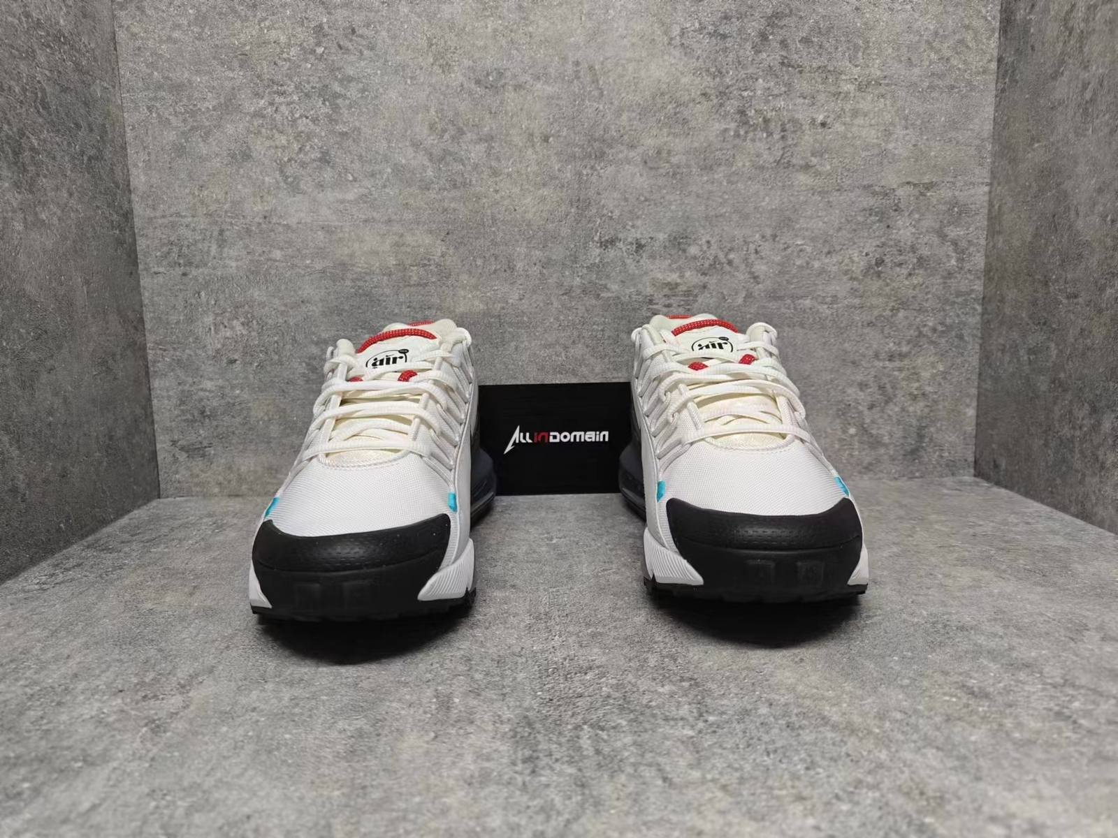 Level SS/New - Nike Air Max Pulse Roam Summit White Metallic Silver FZ5048-100