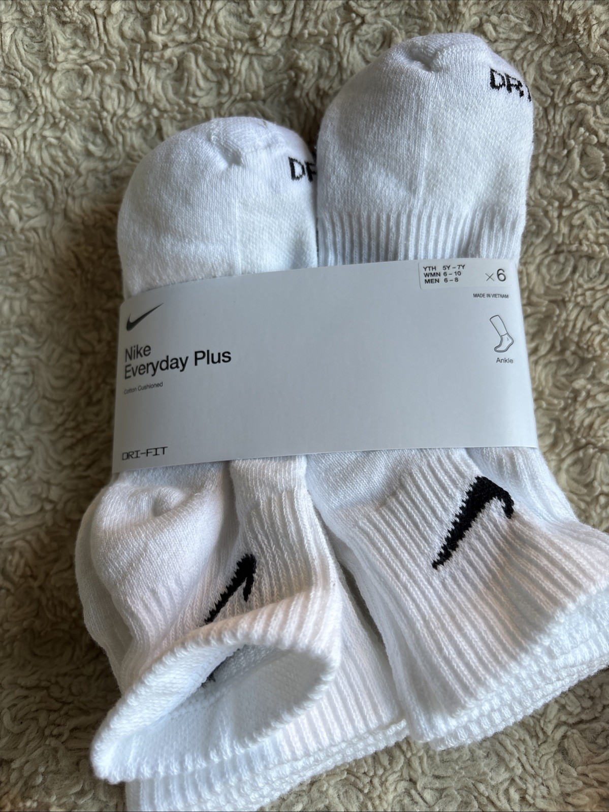Nike Everyday Plus Ankle Socks 6-Pairs, Size Medium- White (SX6899-100) Dri-Fit