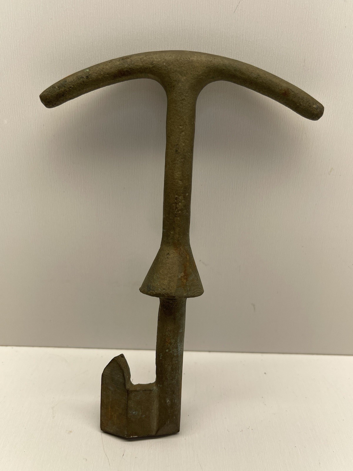 REDUCED!! VINTAGE BRASS WATER METER BOX LID KEY - FREE USA SHIPPING!