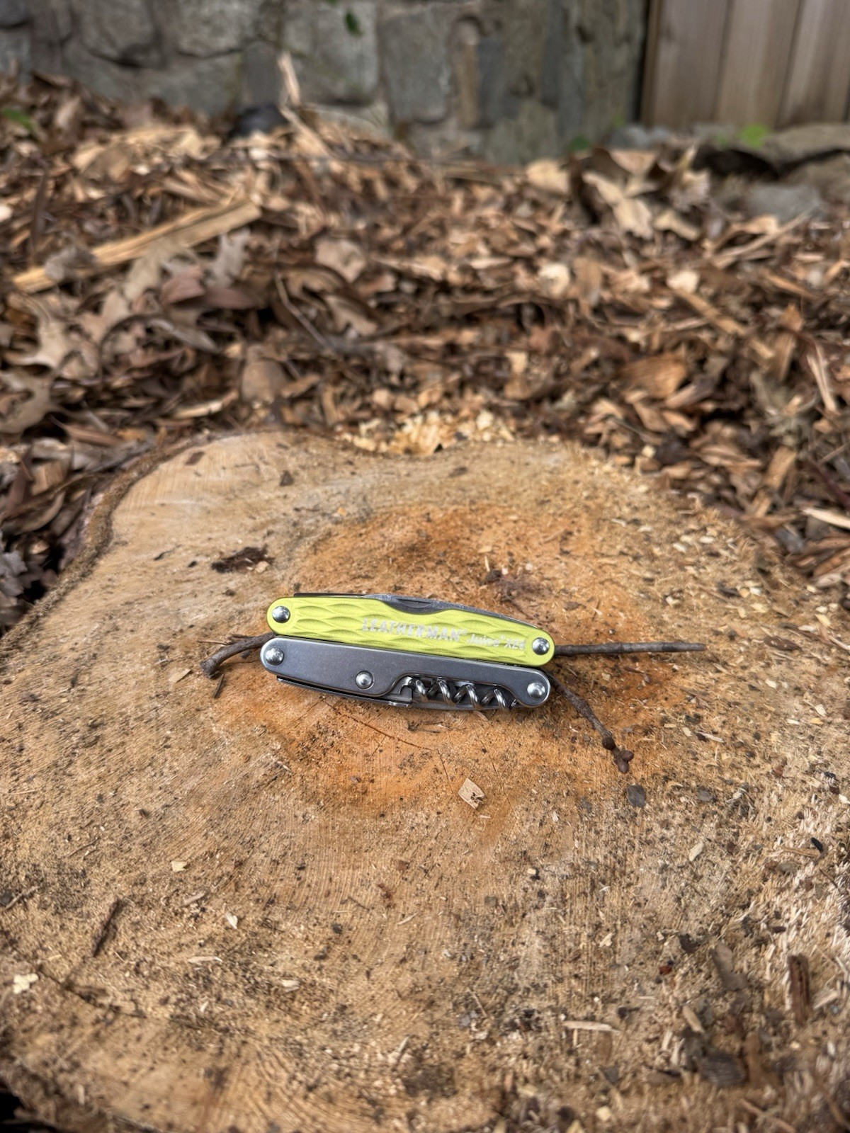 Leatherman Juice XE6 Green Multi-Tool Folding Pocket Knife