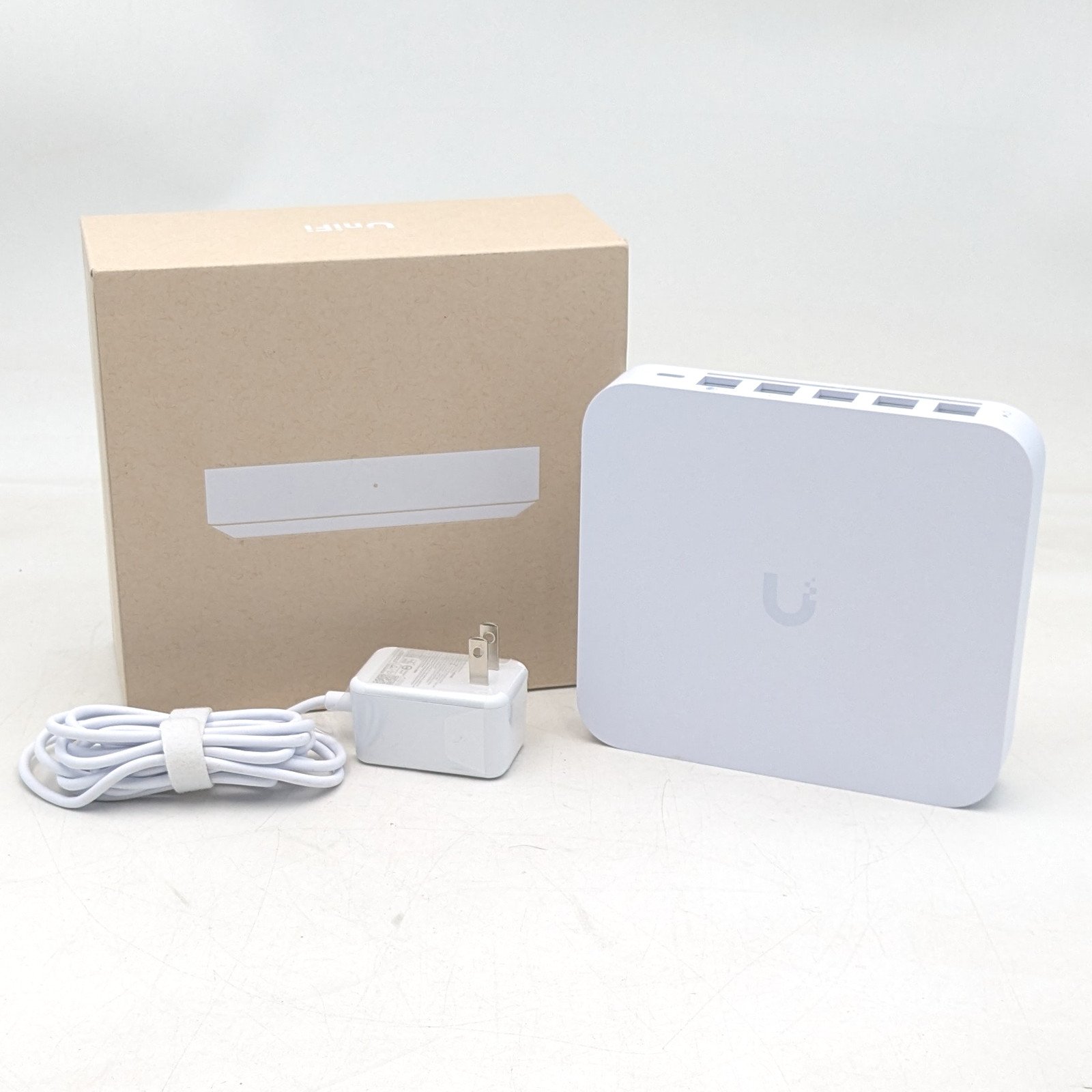 Ubiquiti UniFi Gateway Max Security Router 4 Lan Ports (UXG-Max) - White
