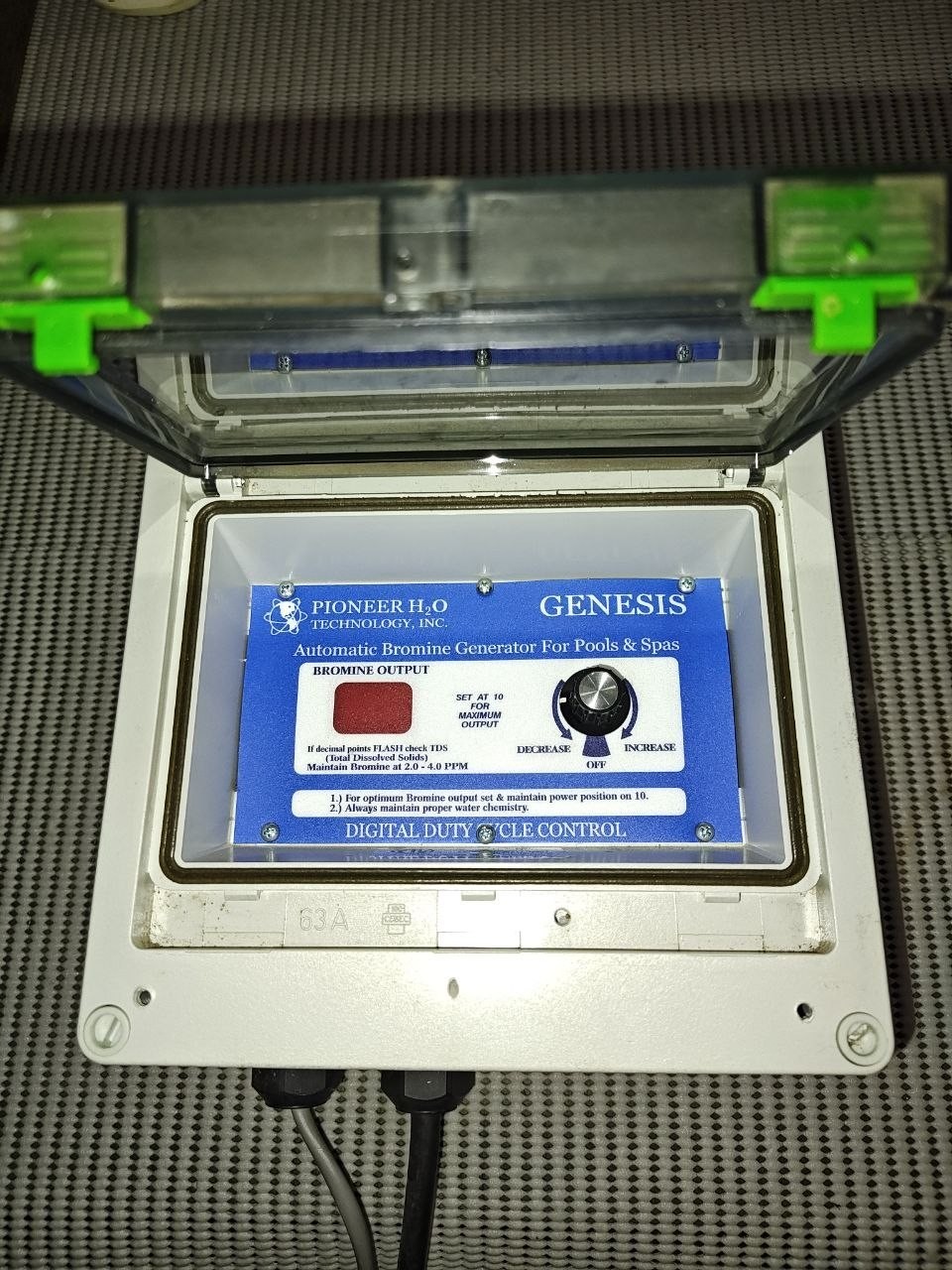Bromine Generator, Pioneer H2O, GENESIS
