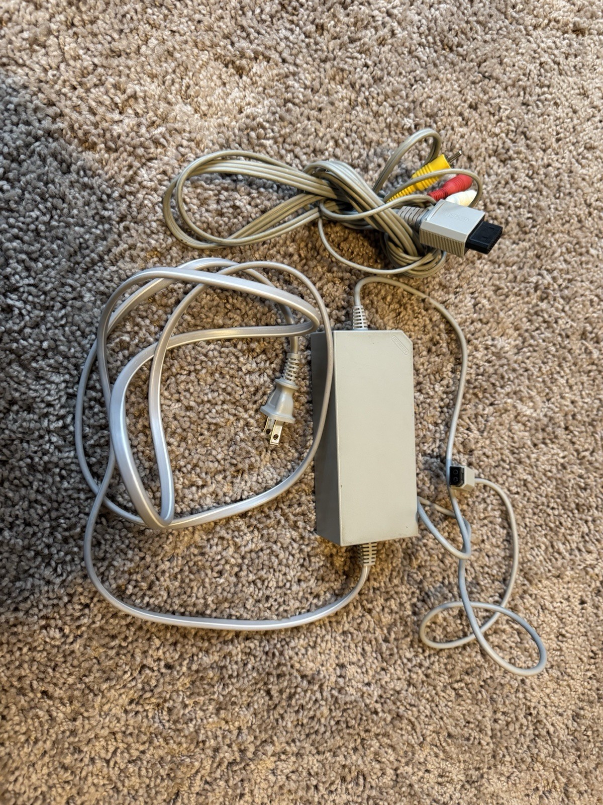 OEM Nintendo Wii AC Adapter RVL-002 (USA) Gray Wired Power Supply w/ AV Cable