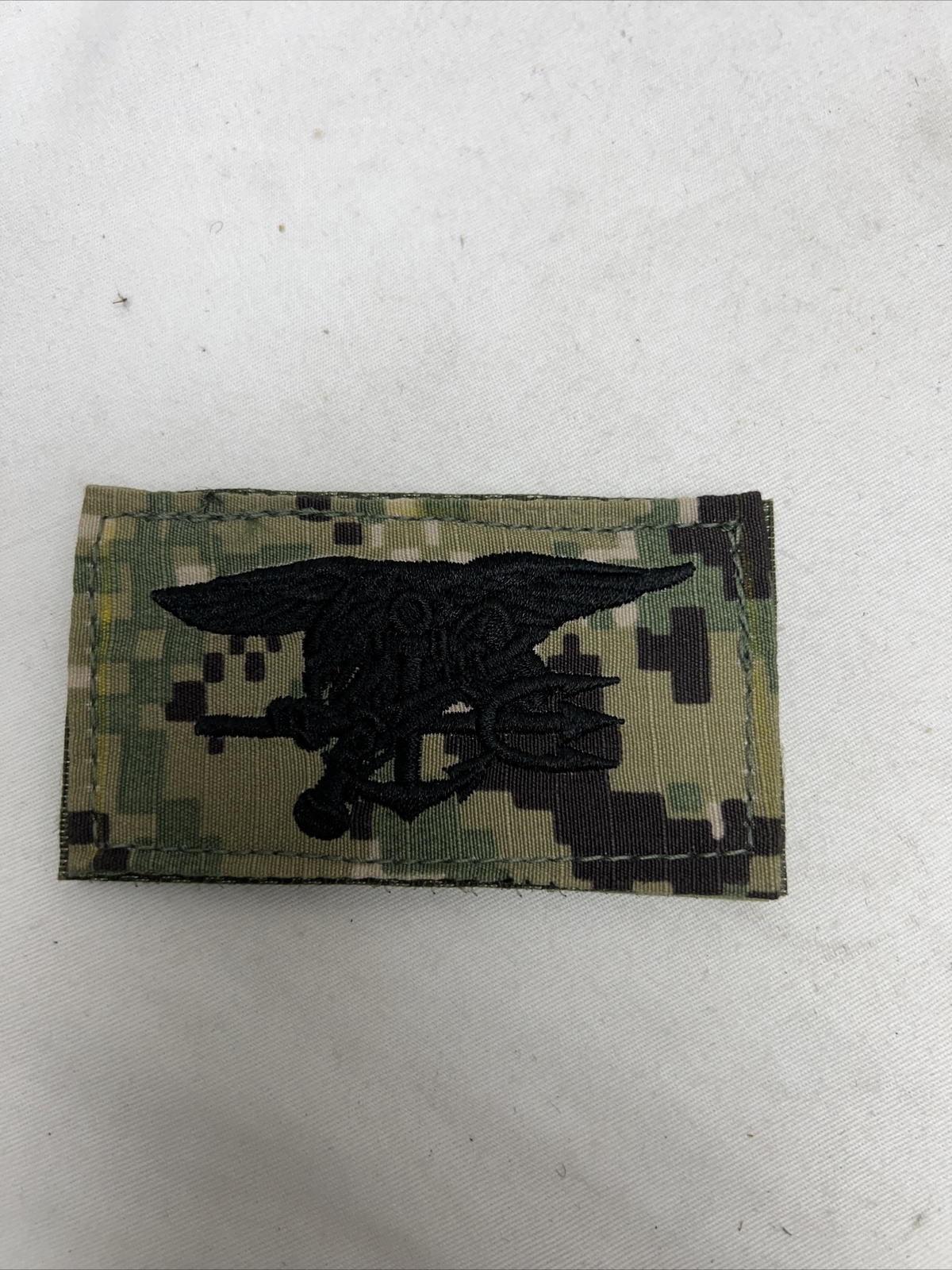 LBT US Navy Type III AOR2 Warfare Devices NAVY SEAL Trident Patch (hook & loop)
