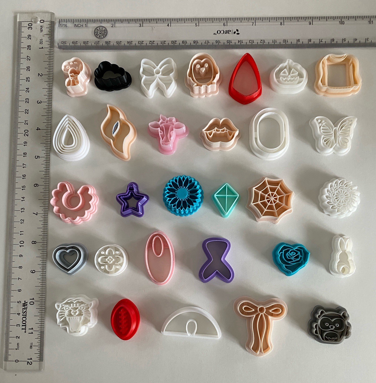 CC2 lot of 30 polymer clay cutters Snoopy Halloween Animals Flowers For earrings