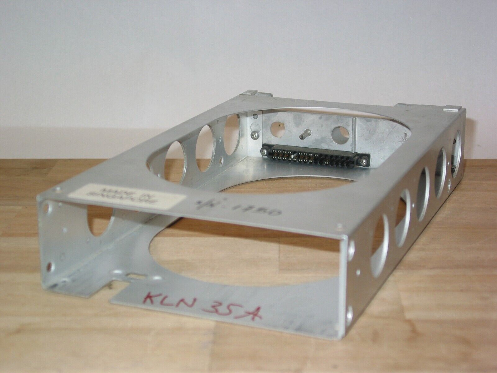TRAY FOR BENDIX KING KLN 35A GPS MOUNTING RACK KLN-35-A BACKPLATE & CONNECTOR