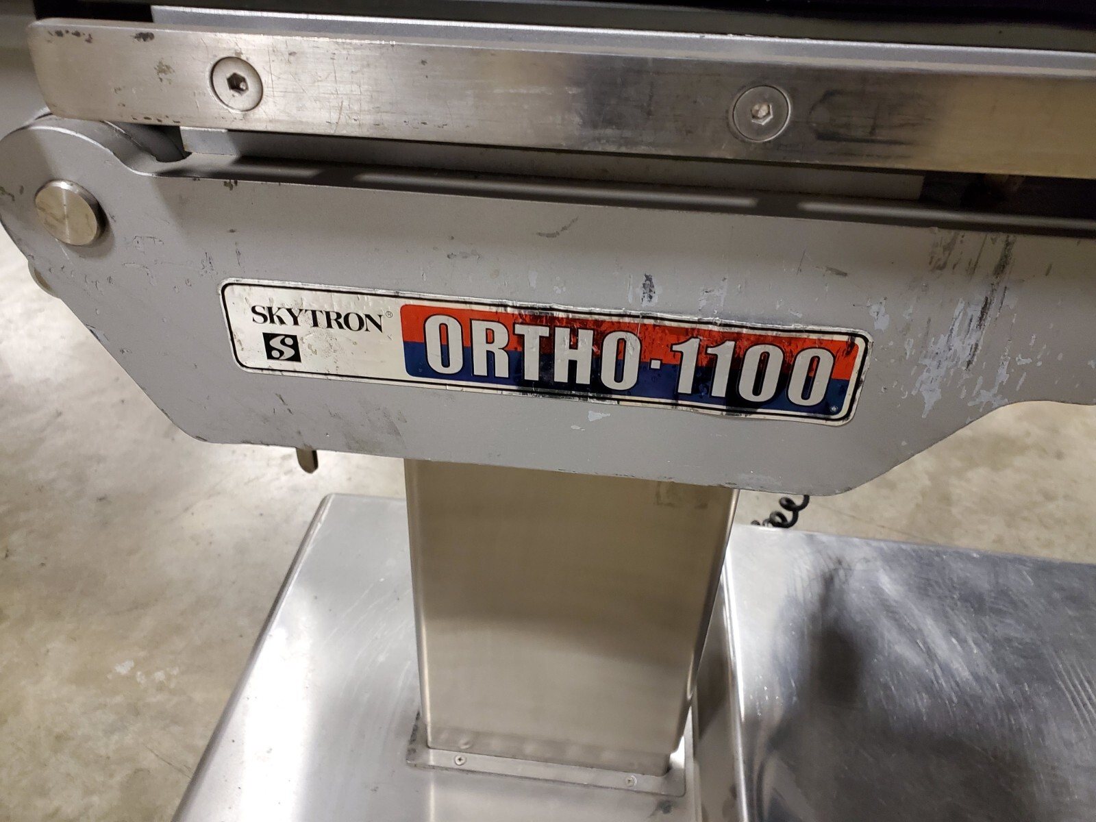 Skytron Ortho 1100 Surgical Table w/Accessories