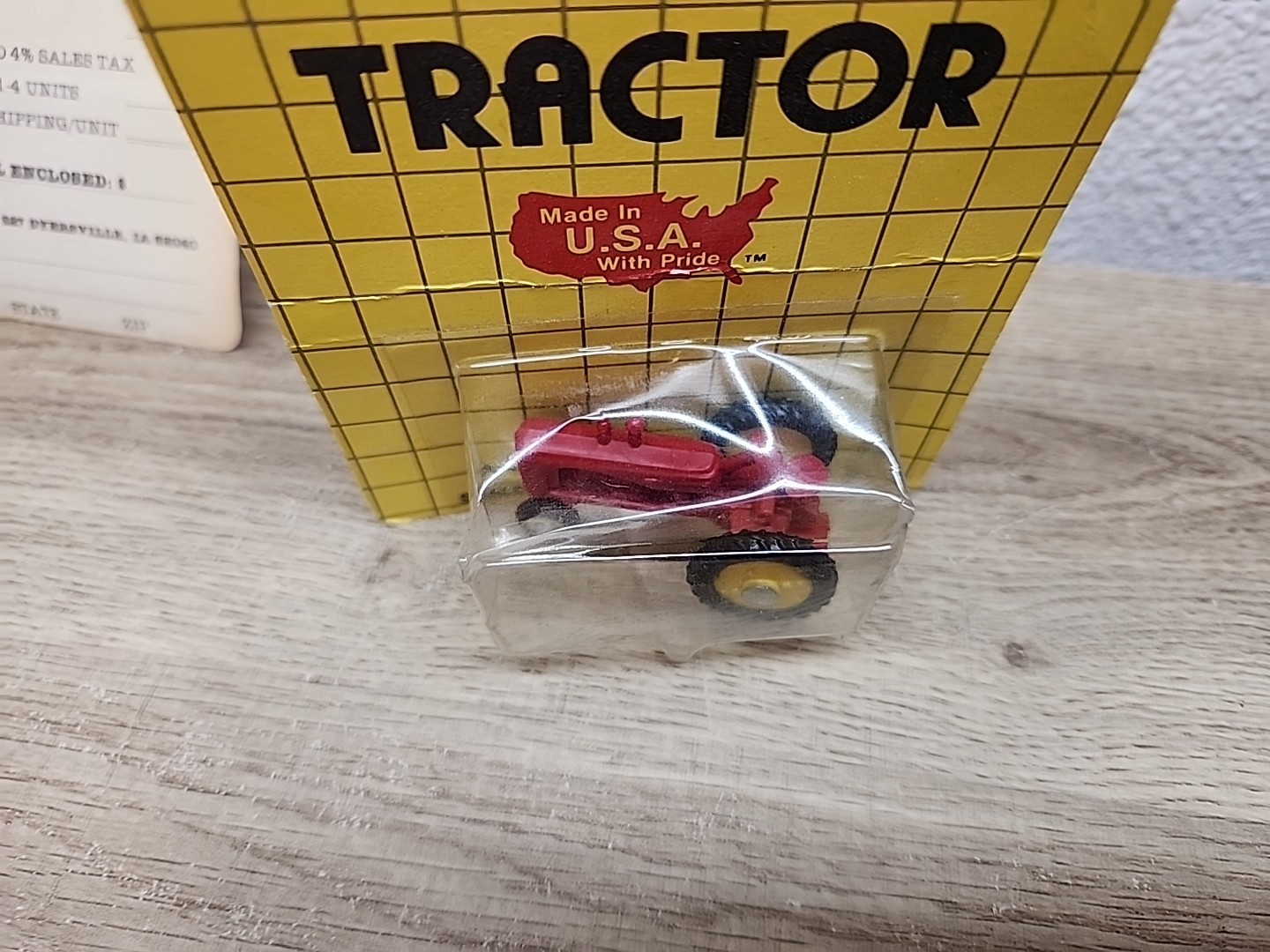 1/64 Group Of 2 Tractors Scale Models Plastic