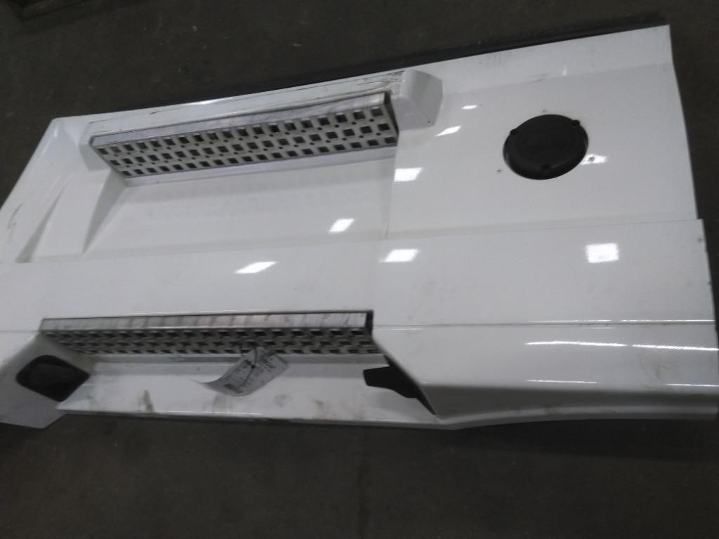 For 2016 VOLVO VNL SIDE FAIRING Right ,  IL