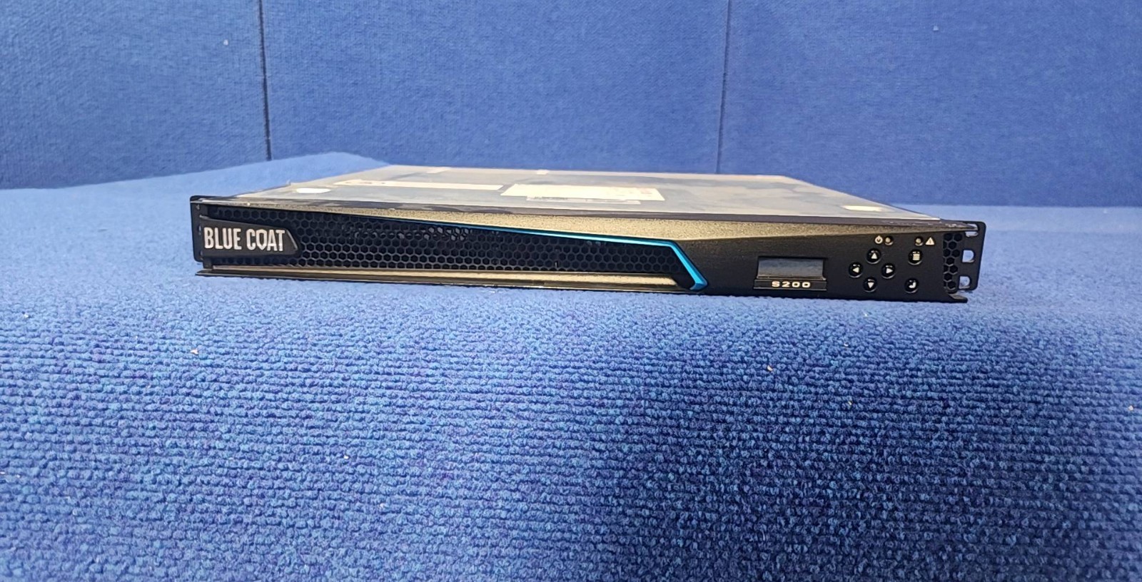 SG-S200-20-PR Bluecoat S200 Network Management Security Appliance no cables
