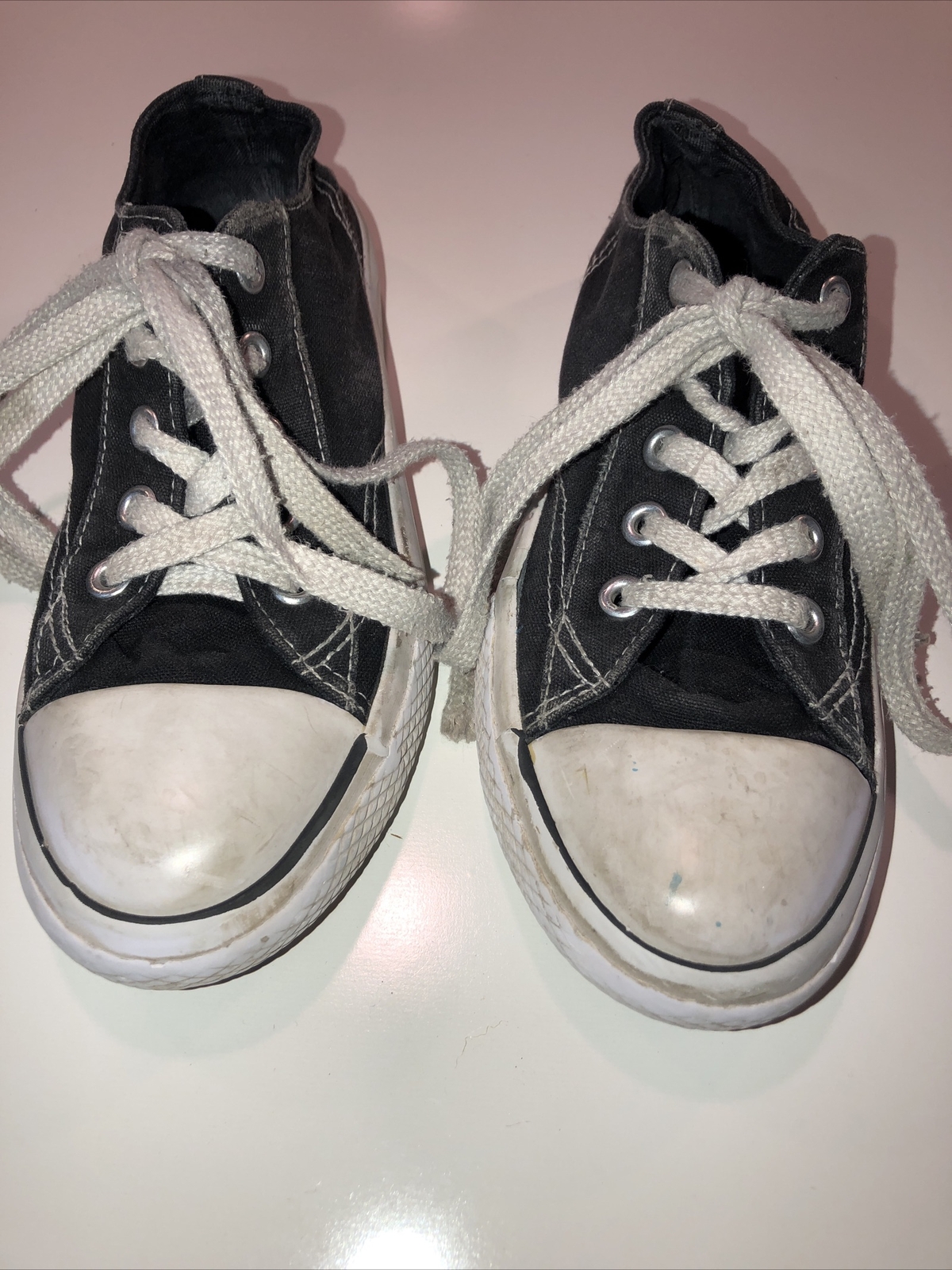kids airwalk sneakers size 1.5 Black White