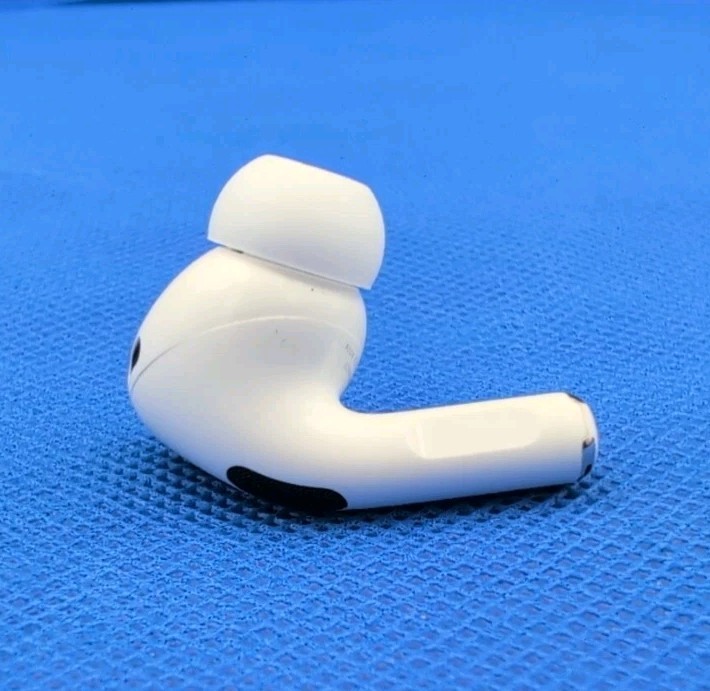 Apple AirPods Pro 2 USB-C RIGHT Earbud A3047 *READ Description* @