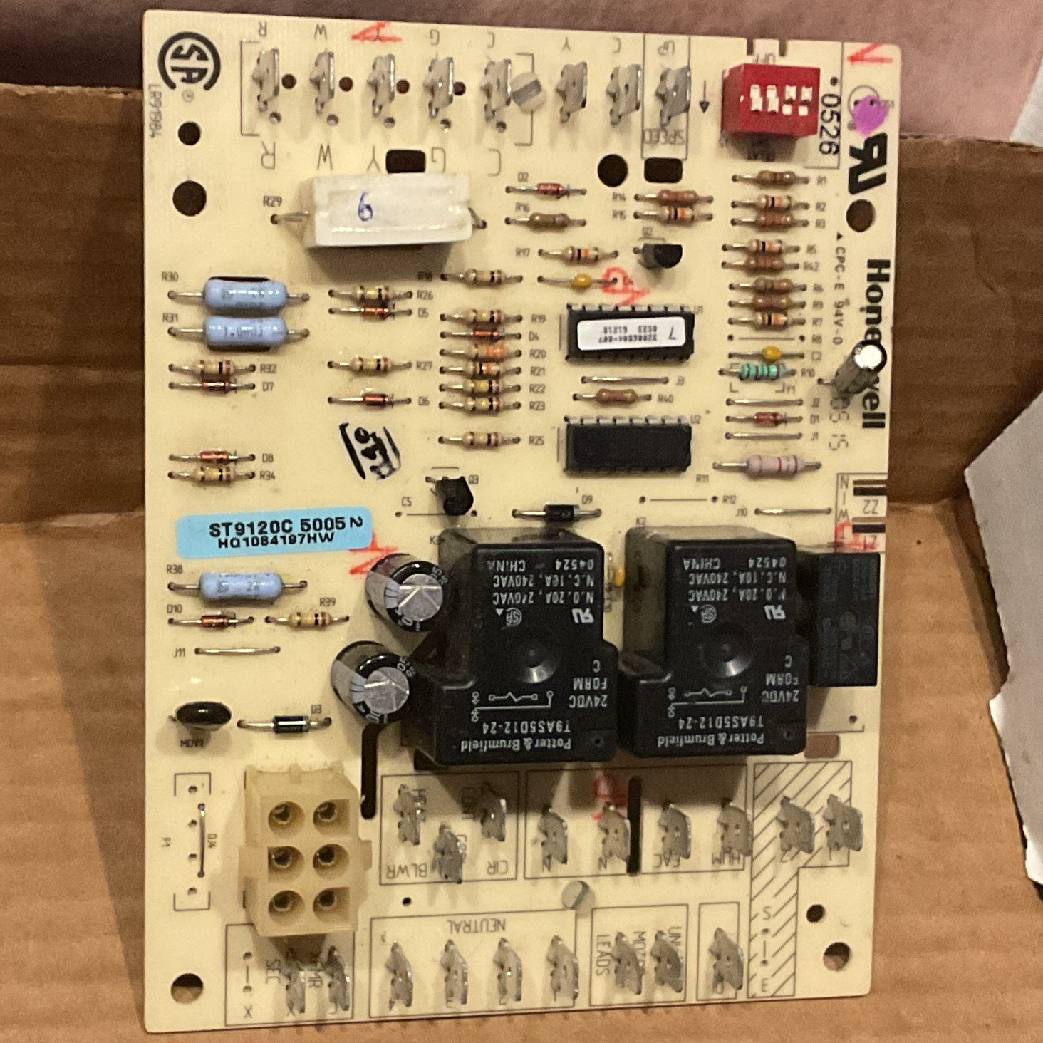 Honeywell  Control Board ST9120C 5005 HQ1084197HW 24V 10a