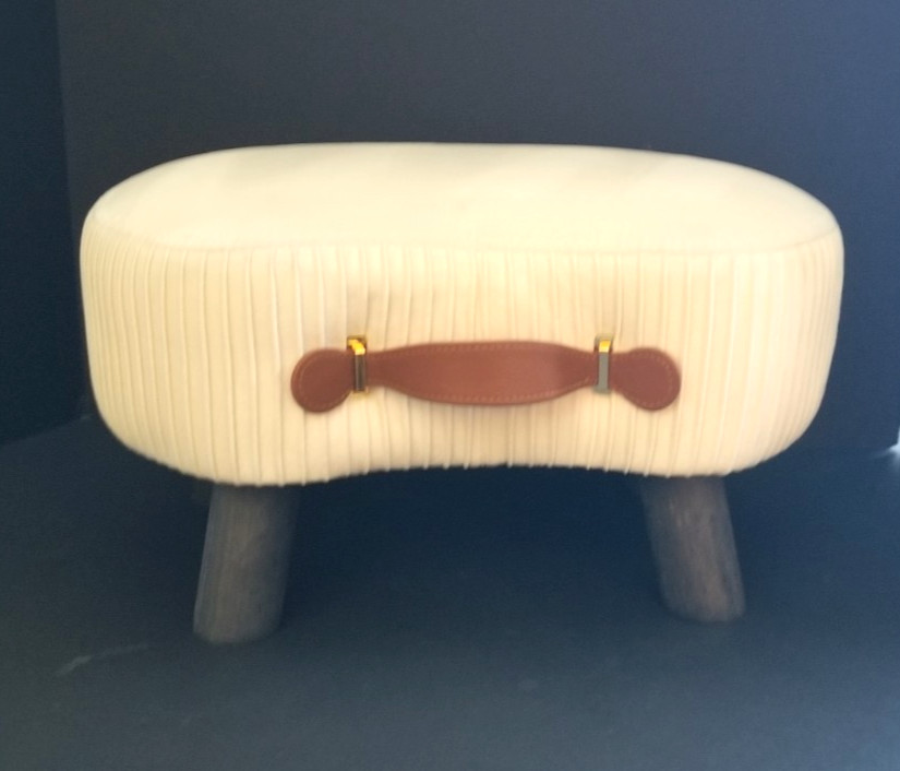 Lue Bona Footstool / Foot Rest. Upholstered. Cream. Used. Pre-Assembled.