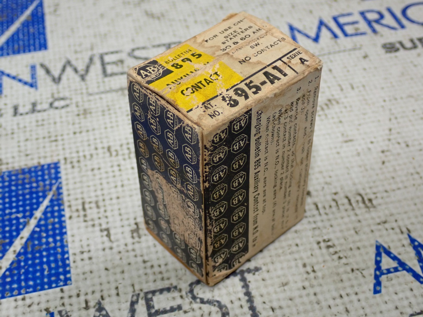 NEW Allen Bradley 895-A1 Auxiliary Contact Size 1 600VAC Box is worn