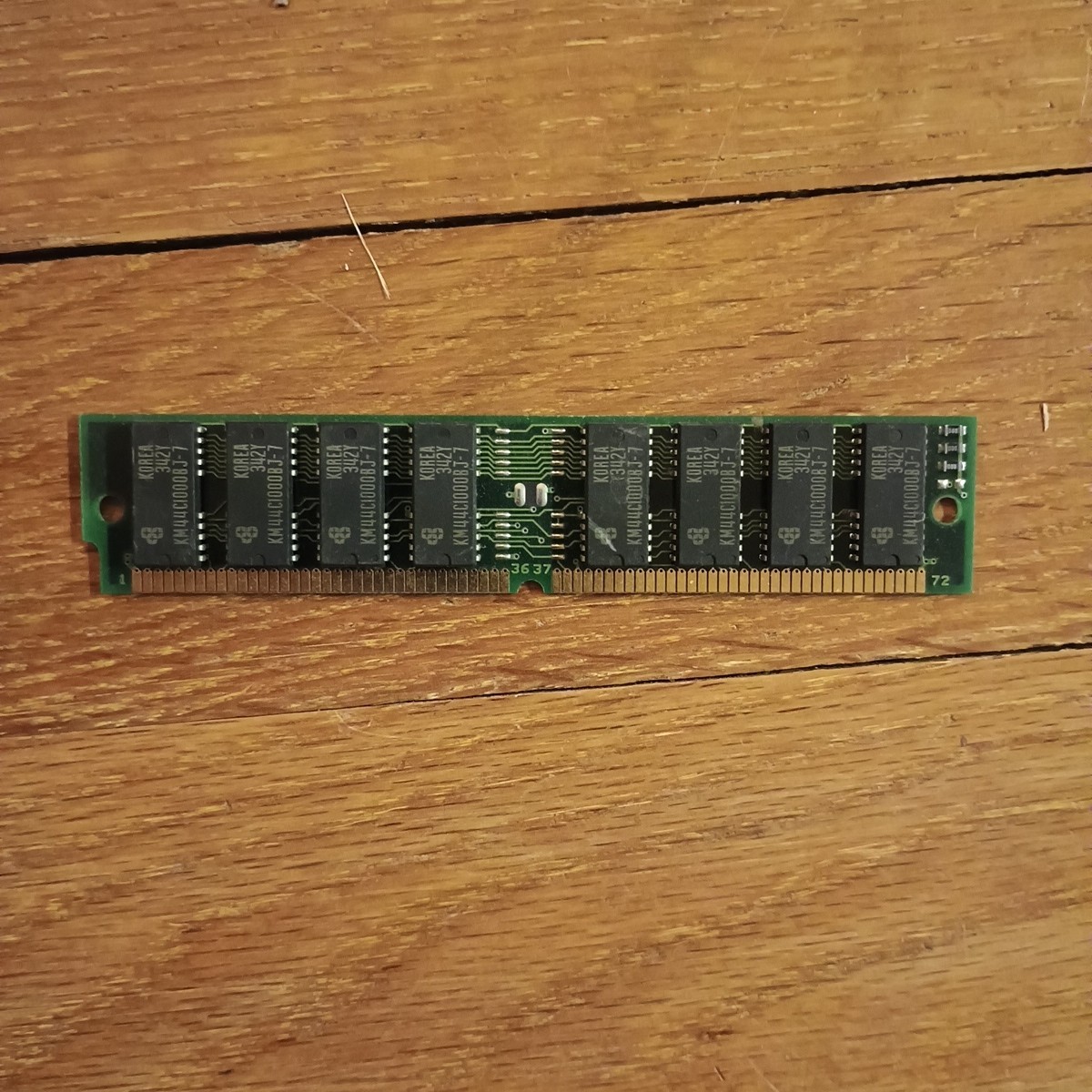PB9 - Samsung 72-Pin SIMM Memory Module KMM5321000BVG-7 Vintage PC RAM