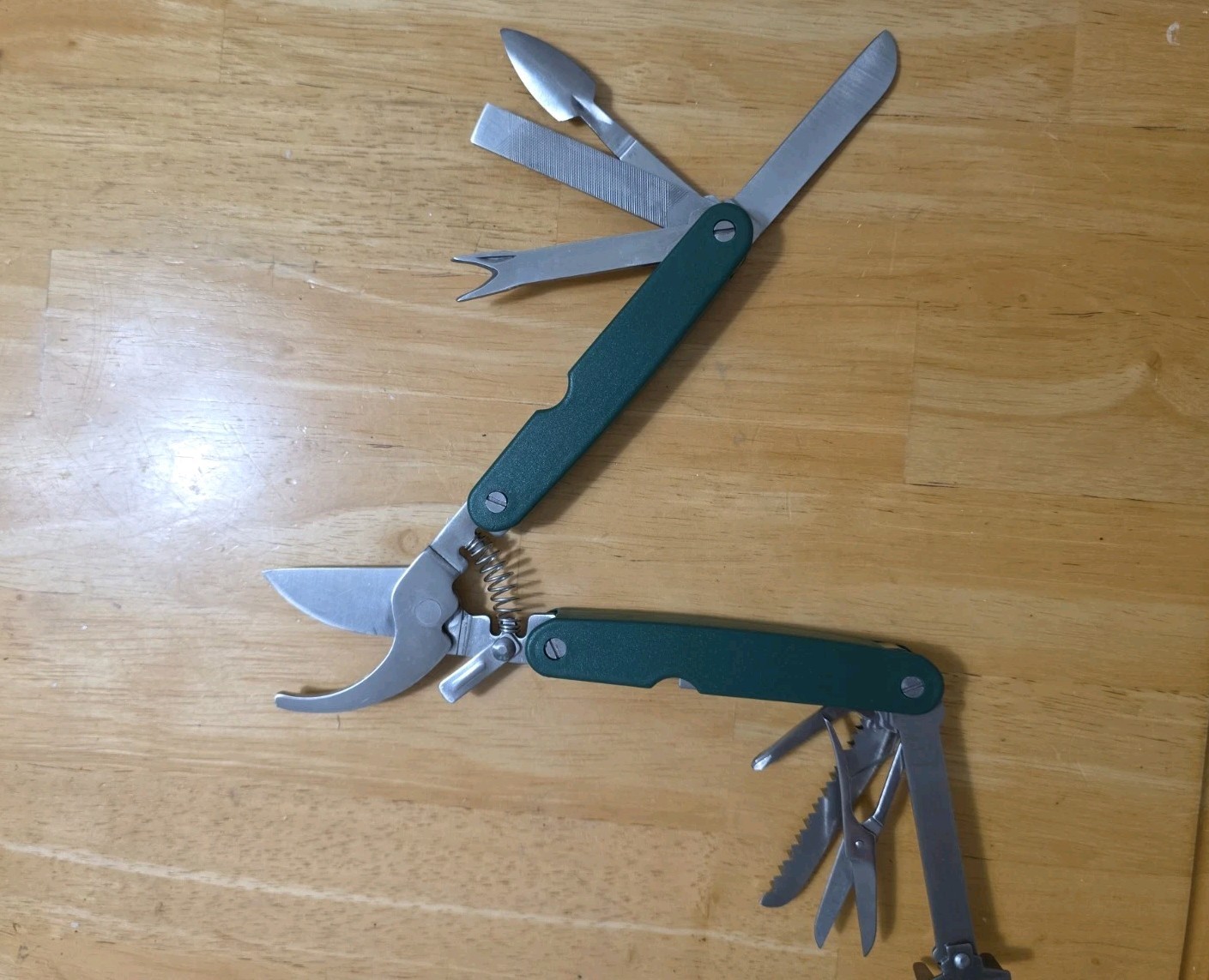 New Multi-Tool Pruner Function For Gardening, Floral, Camping, With Sheath