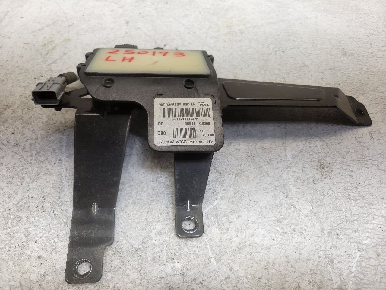 2017-2019 Kia Niro Rear Driver Blind Spot Radar 95811-G5000