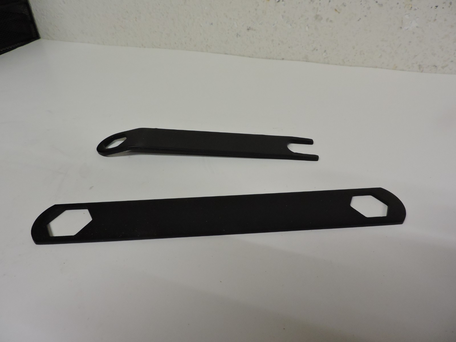 RYOBI BT3000/3100 TABLE SAW BLADE WRENCHES