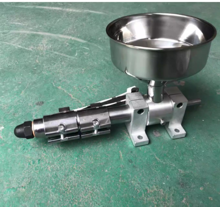 Small Desktop Plastic Extruder for Laboratory Prototyping and Waste Processing