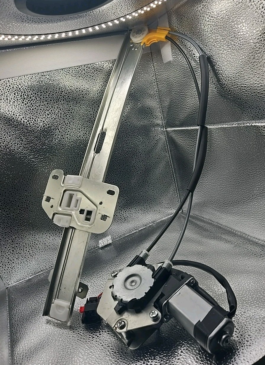 Jeep Cherokee Xj 1997-2001 Power Window Regulator with Motor Front Passenger