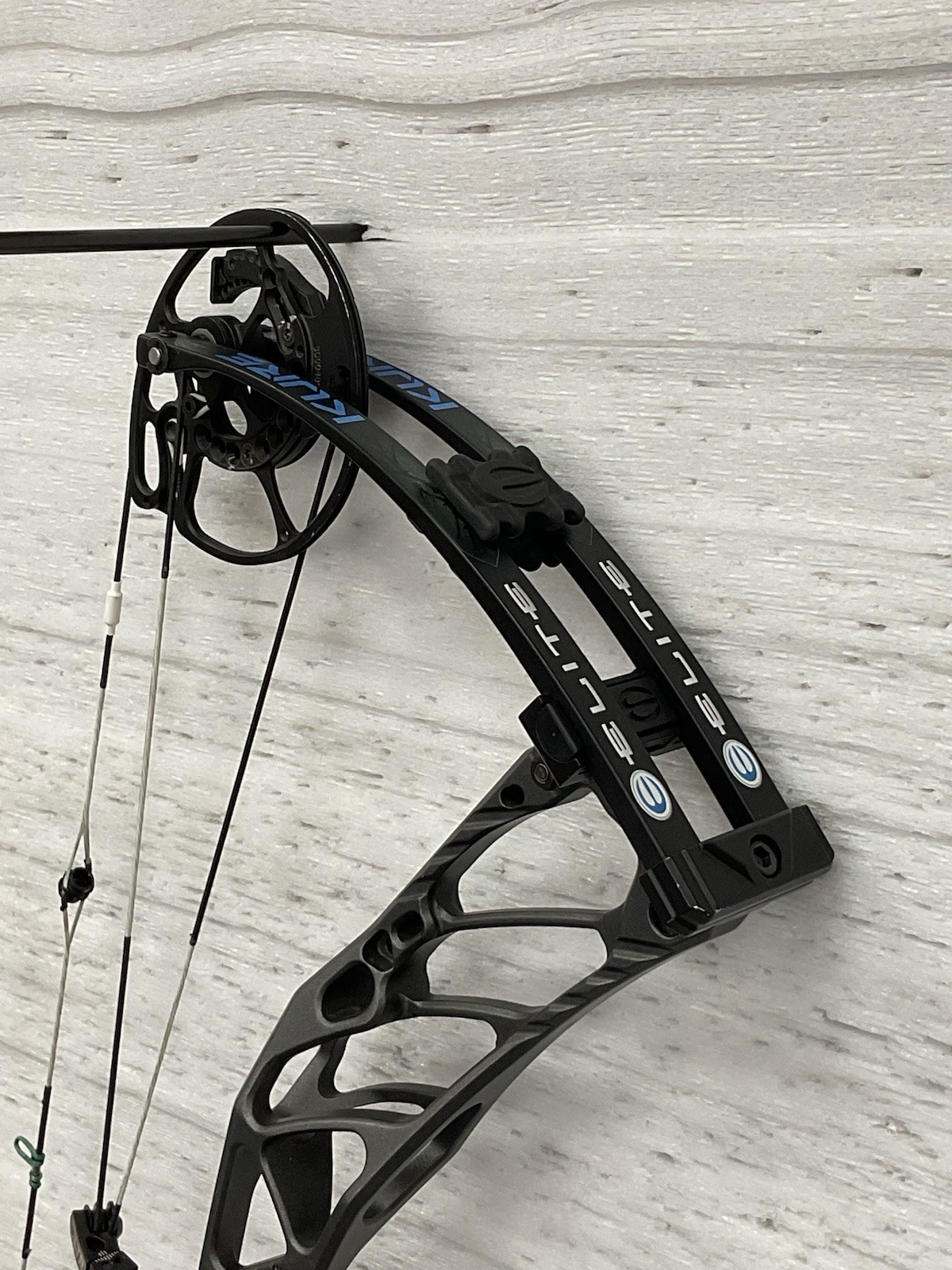 Elite Kure #65, RH In Graphite Gray