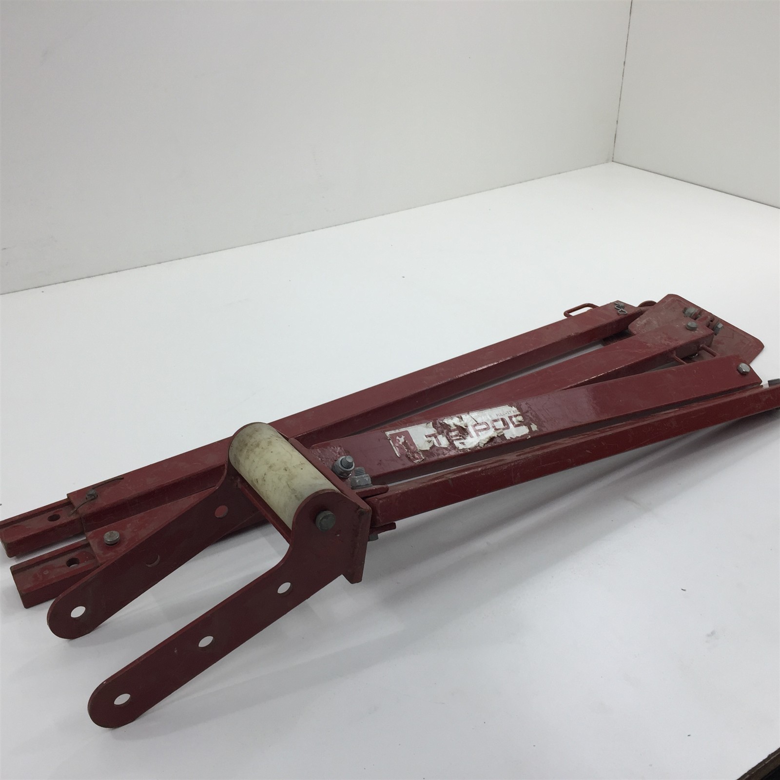 (1) Southwire MaxisJax Pull-It 6000 Tripod For Maxis M6K P6-T02 2 Legs