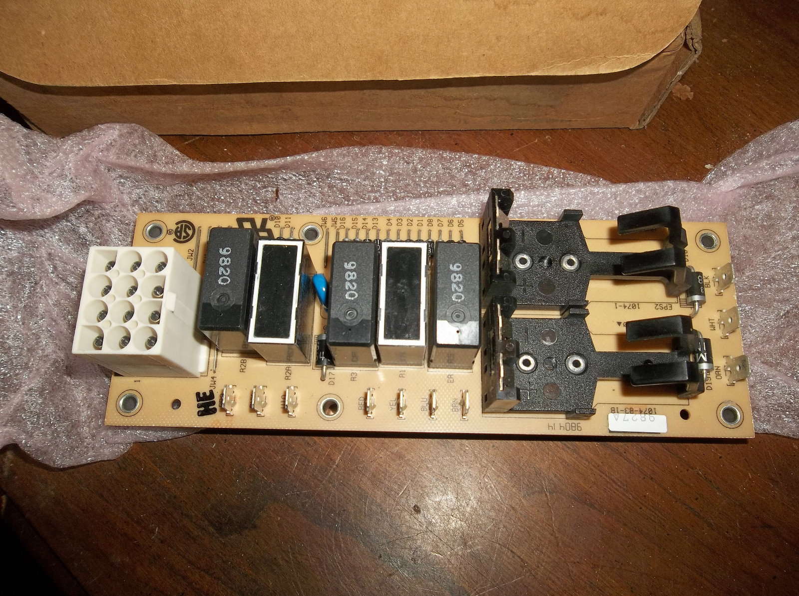 New Honeywell Carrier Furnace Control Board HH84ZZ008