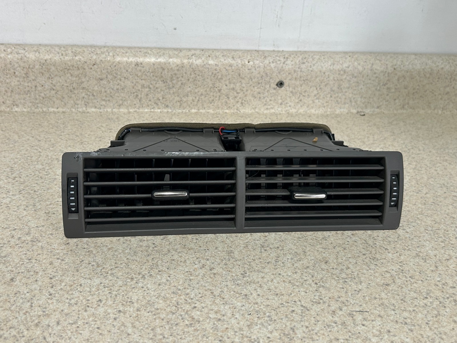 2002-2008 Audi a4 s4 AVANT QUATRO CENTER DASH DUAL AIR VENT TRIM GRAY OEM