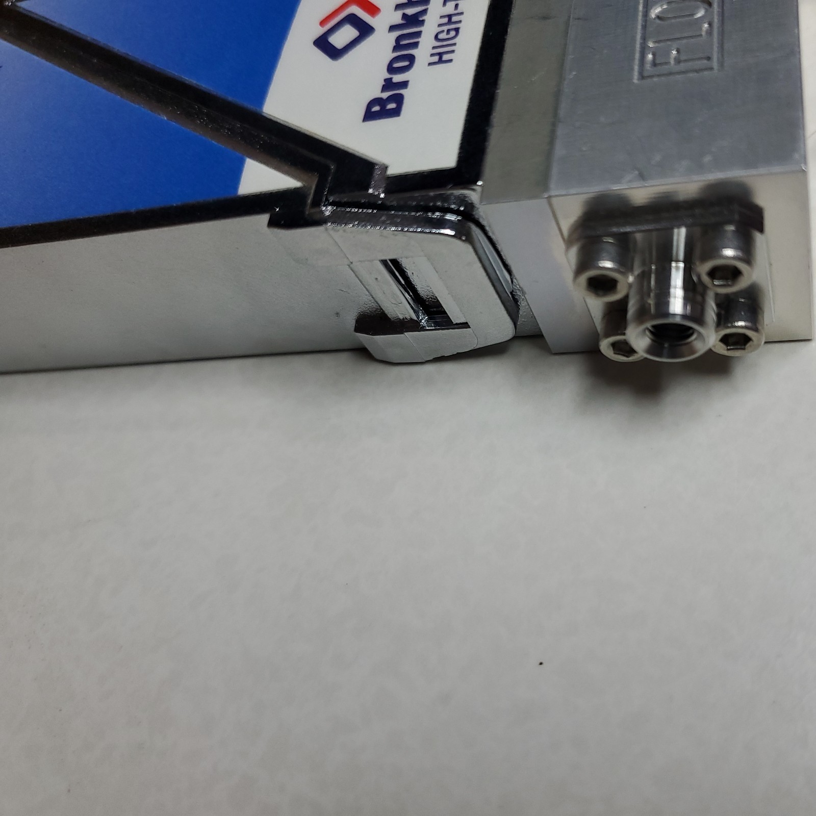 Bronkhorst μ-FLOW MBI-001L Mass Flow Controller 0.16–7 µL/min @digital