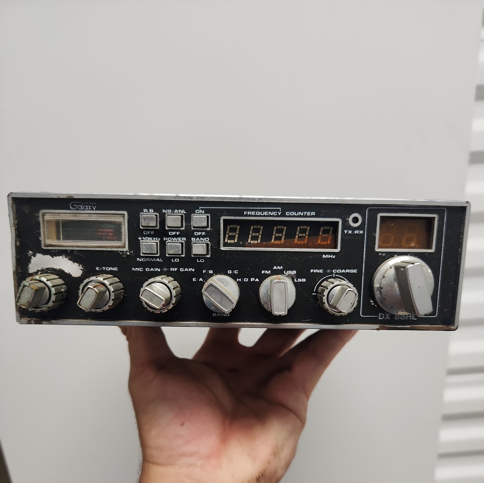 GALAXY DX 88HL CB RADIO UNTESTED - For Parts or repair