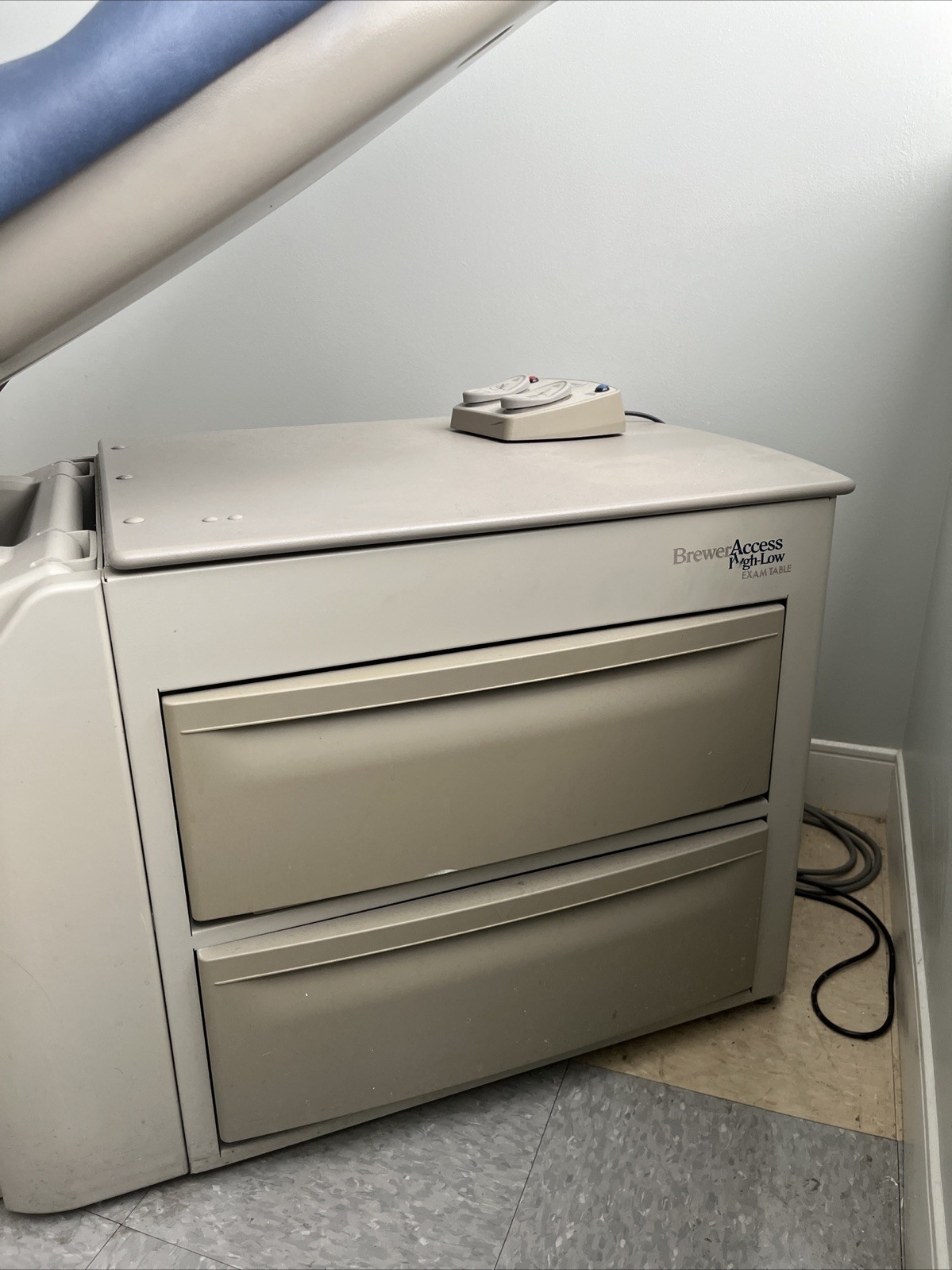 Brewer 6501 Access High-Low Exam Table