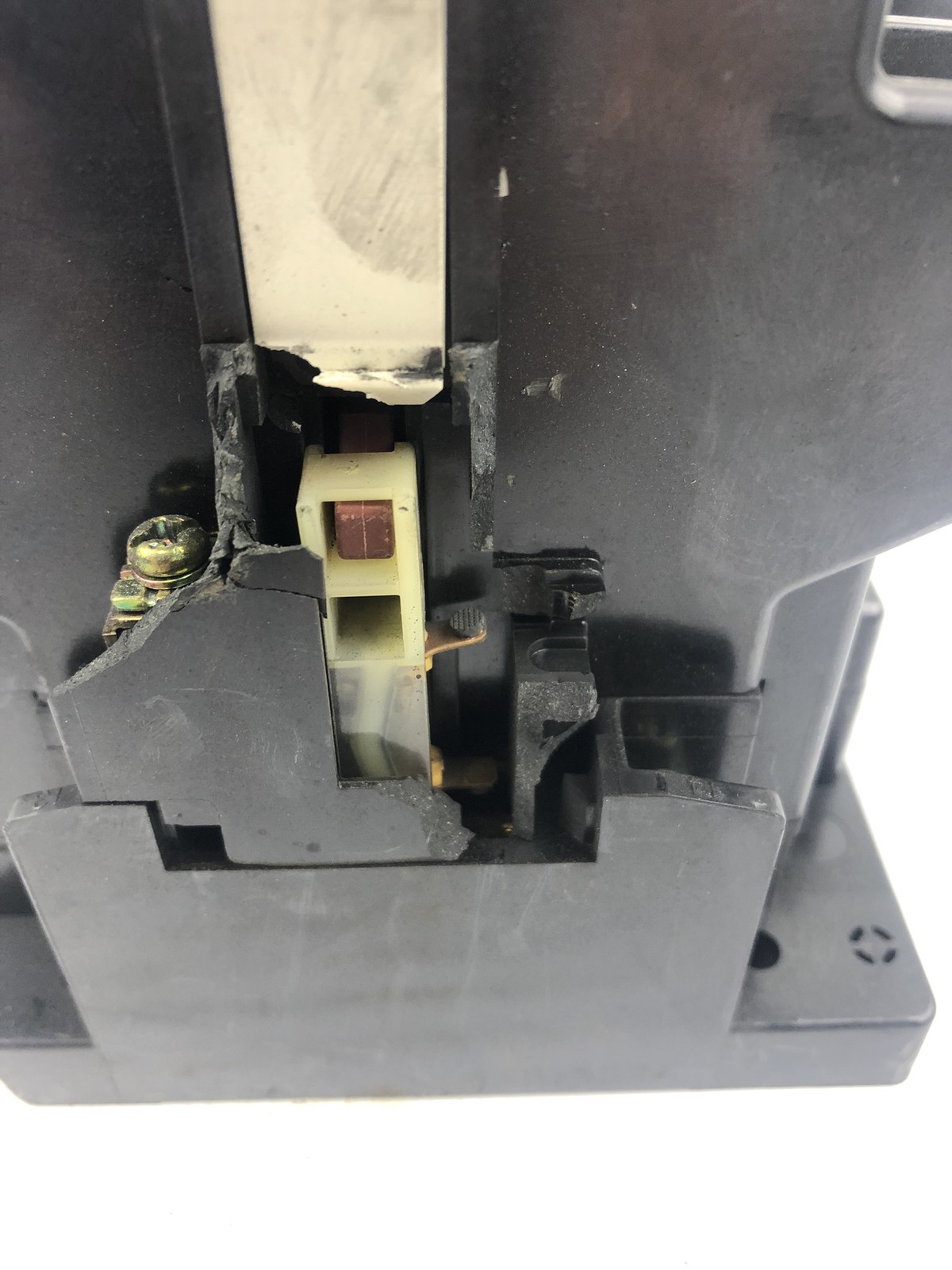 Fuji Electric SC-3N (65) Magnetic Contactor 4NC2H# SC3N65 - Broken Side