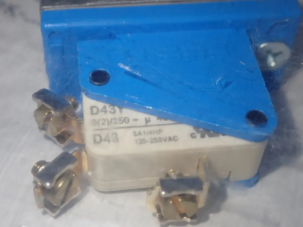 FESTO PRESSURE/VACUUM SWITCH D431