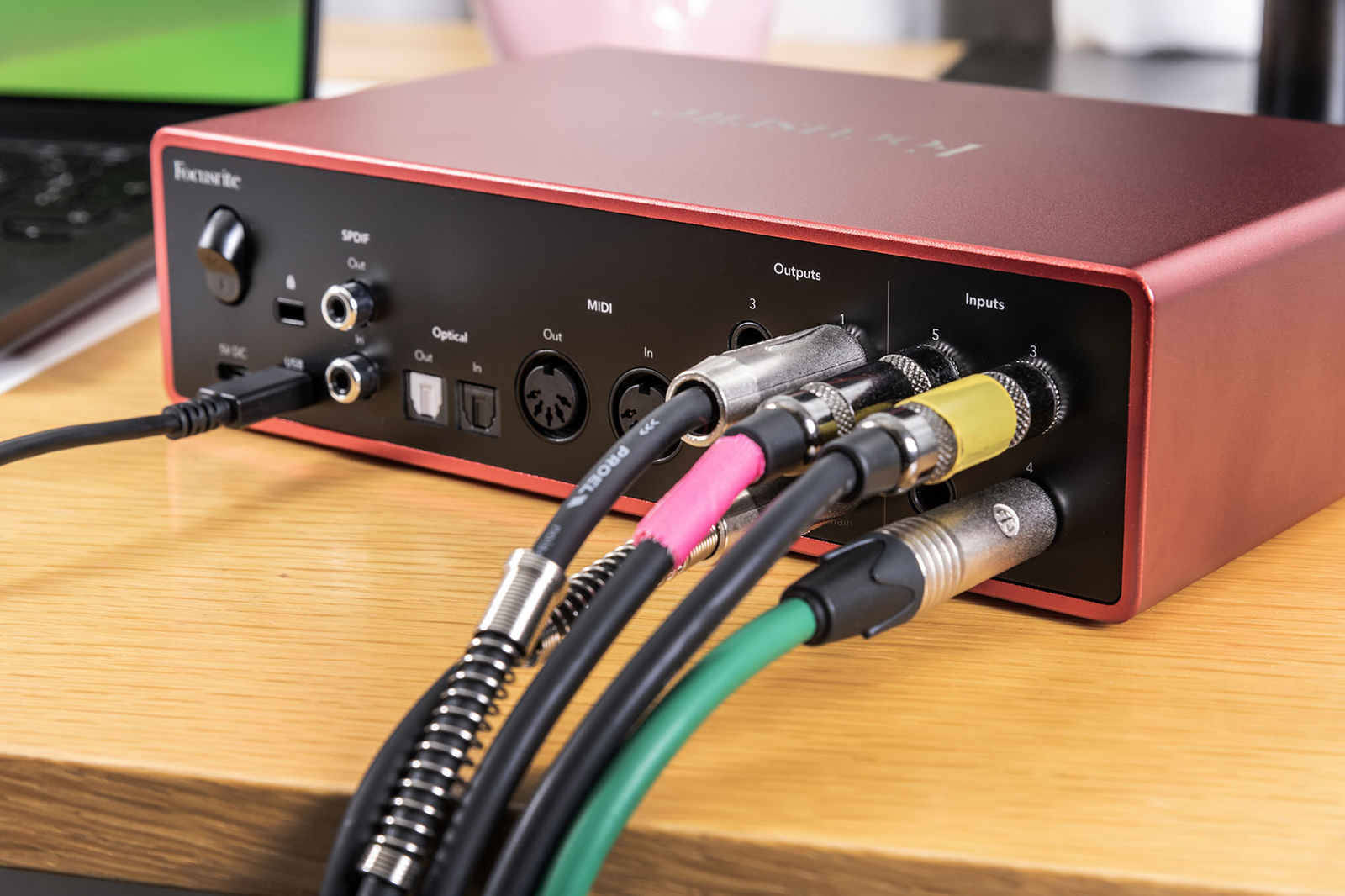 Focusrite SCARLETT 16I16 4G 4th Gen Audio Recording Interface+Studio Microphone