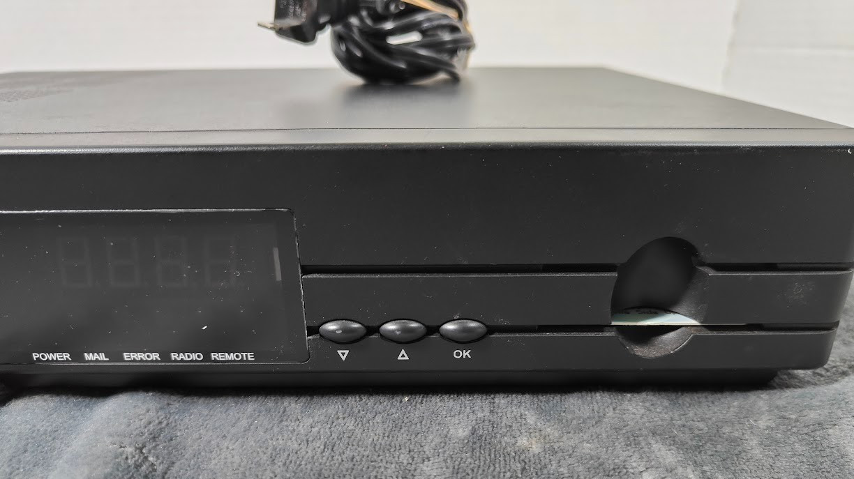 Jedi Advanced Digital Broadcast Decoder ABS-8776 S-VHS TV