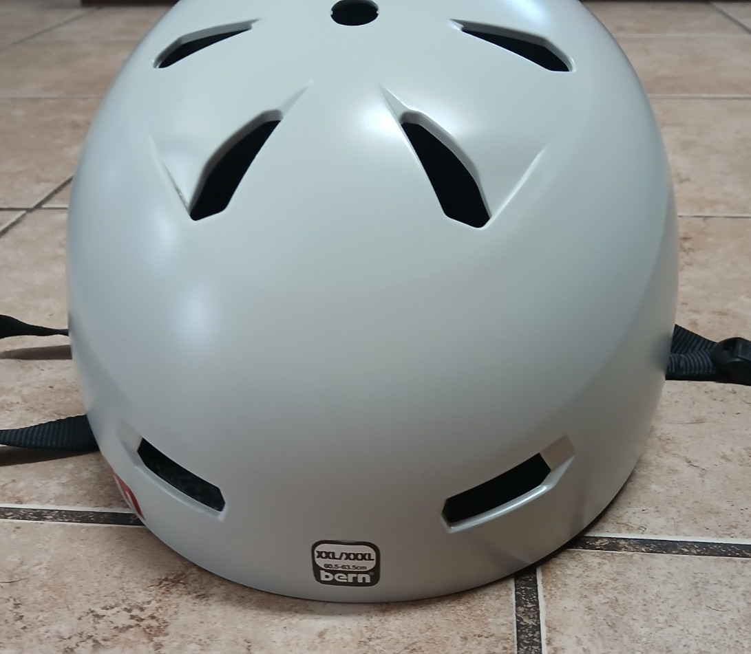 BERN Thinshell XXXL Pre-Owned Excellent Condition