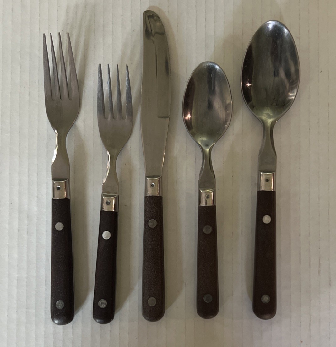 Washington Forge Mardi Gras Flatware Four 5 Piece Place Setting
