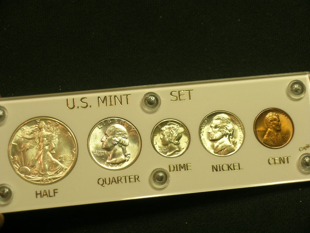 1945-D Brilliant Uncirculated Coin Year Set  - White Capital Holder   Birth Year