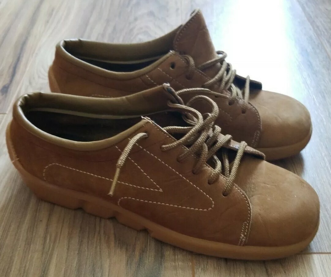 Connie Lace Up Shoes Size 7AA Great Condition