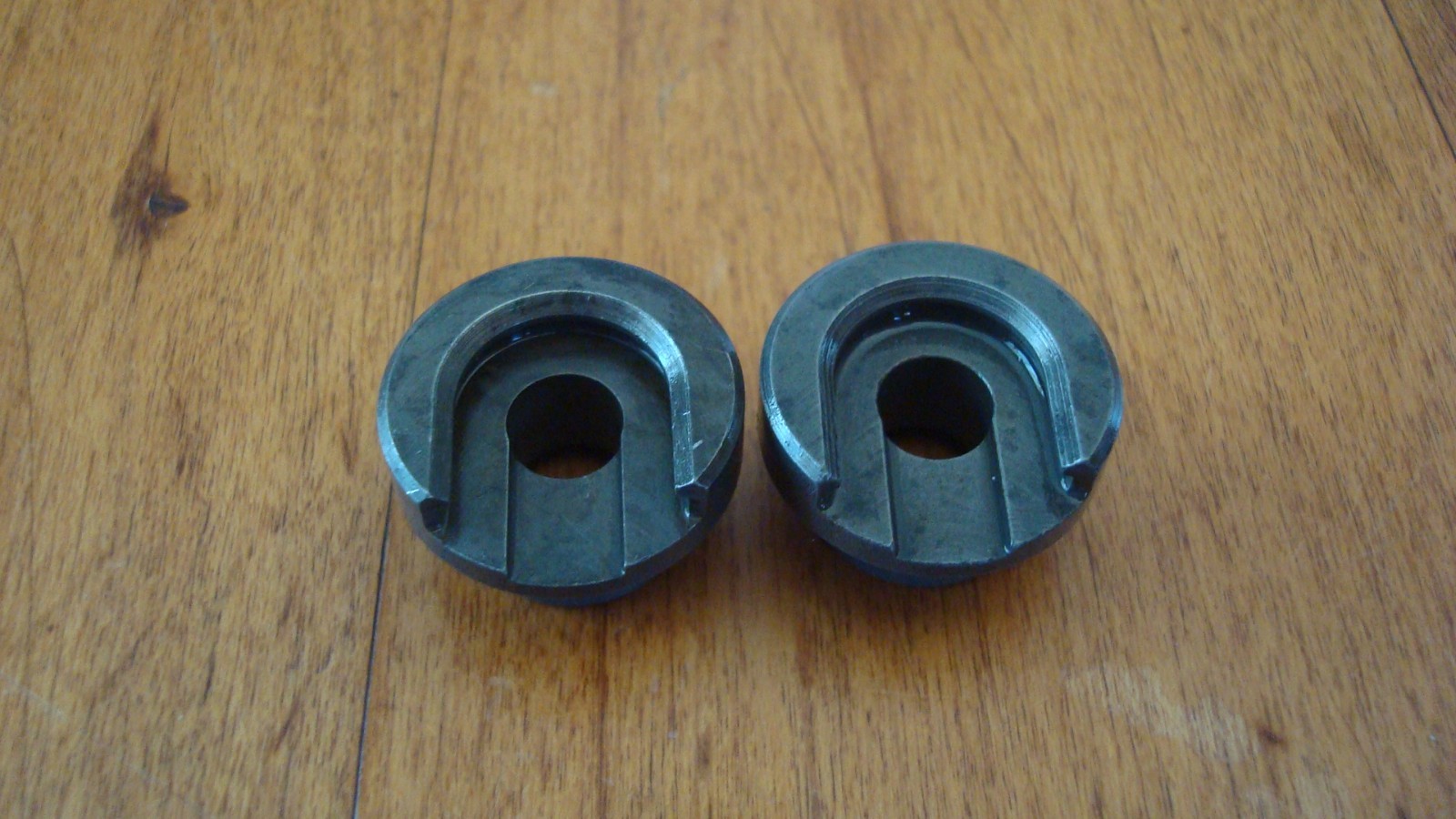 2 RCBS shell holders #4 9204