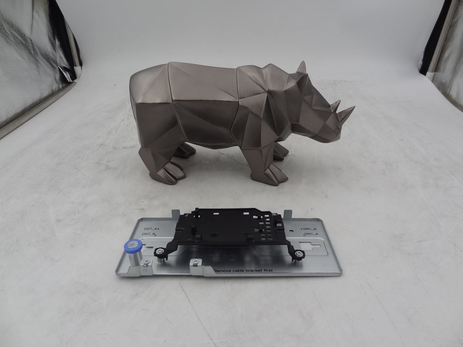 Dell 8V58G R660 Front PERC Tray