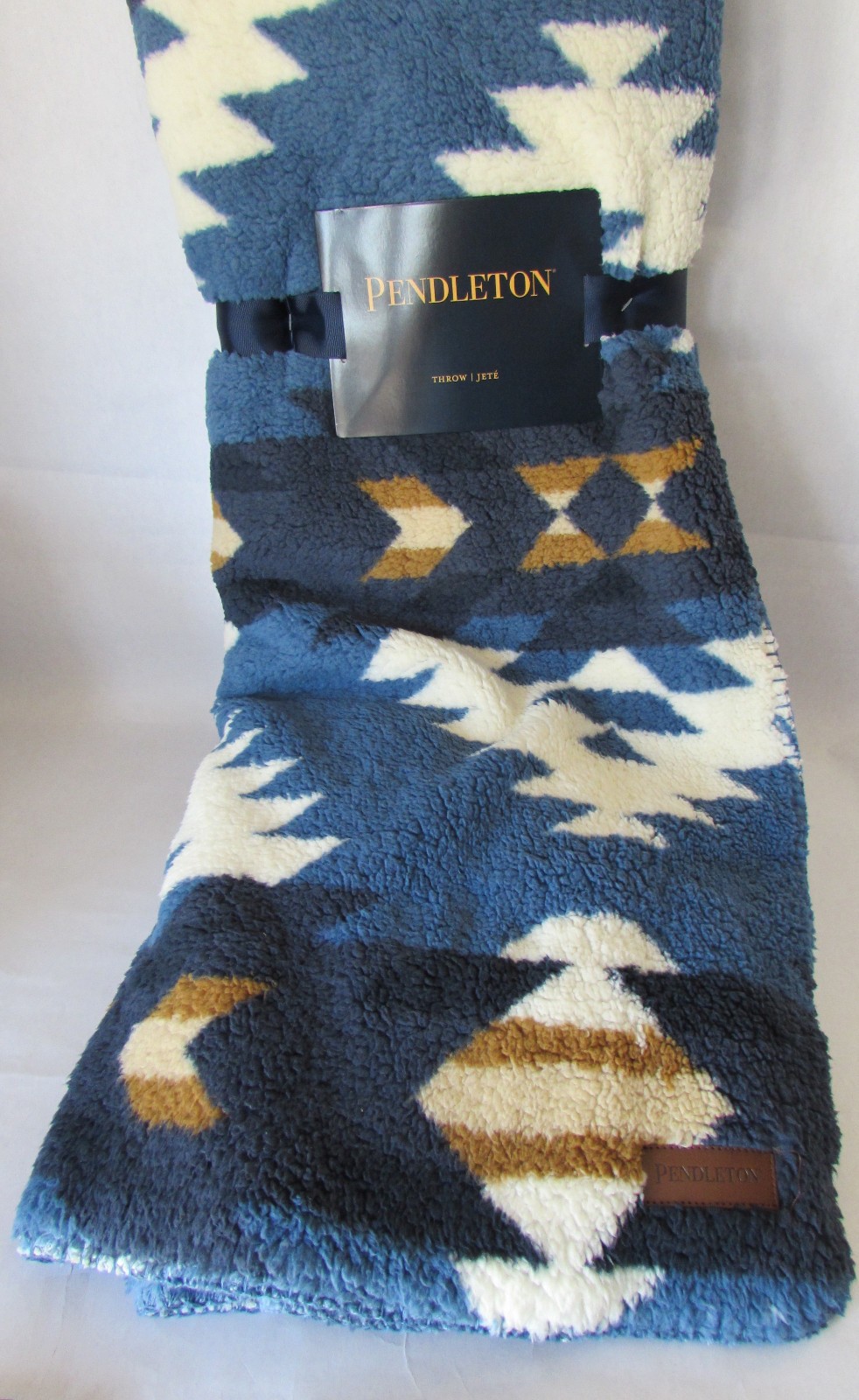 Pendleton Eagle River Sherpa Throw Blanket 50" X 70" Blue Plush Aztec Warm