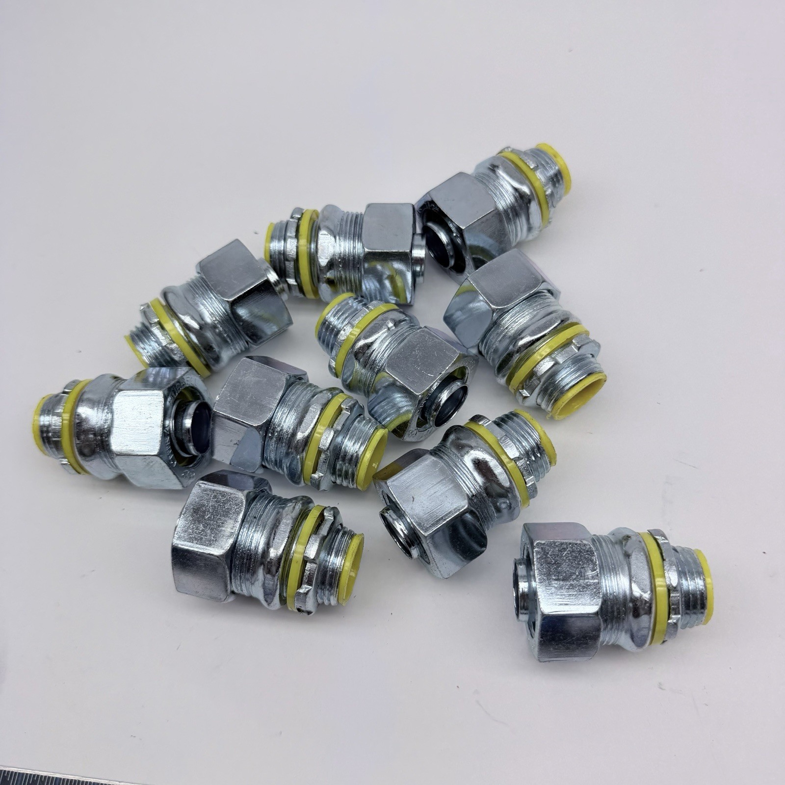 Lot of 10 Hubbell  1/2" Liquidtight Insulated Straight Connector-Throat 3512-8