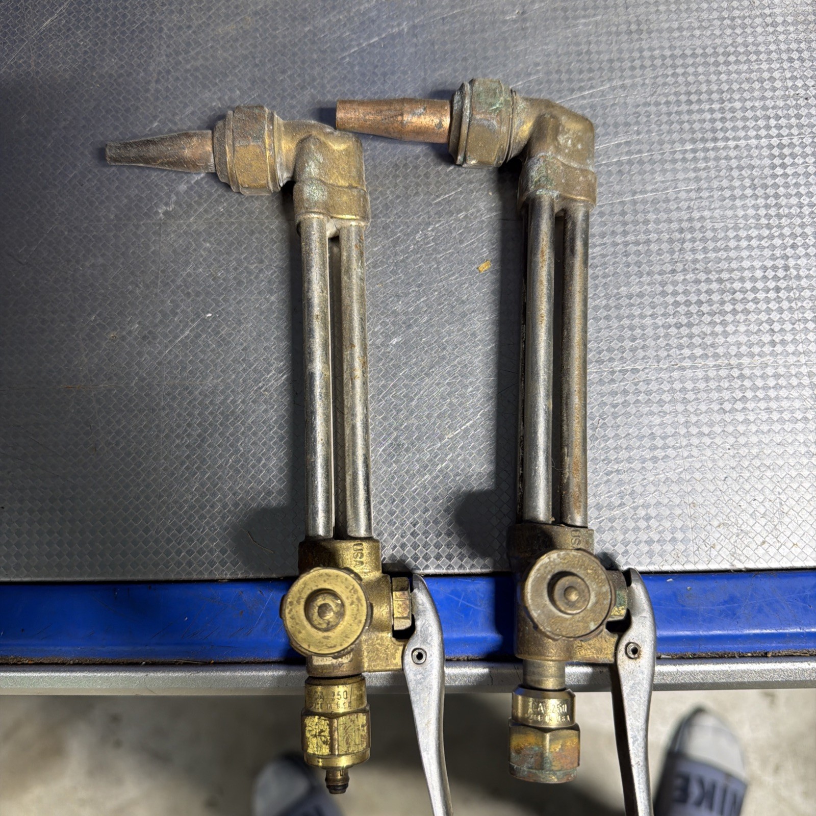 2 Victor CA250 Welding Cutting Torch Attachment  Tips Included