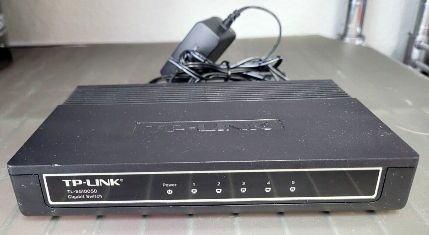 TP-Link TL-SG1005D 5-Port Gigabit Desktop Switch 9V Power Supply Included